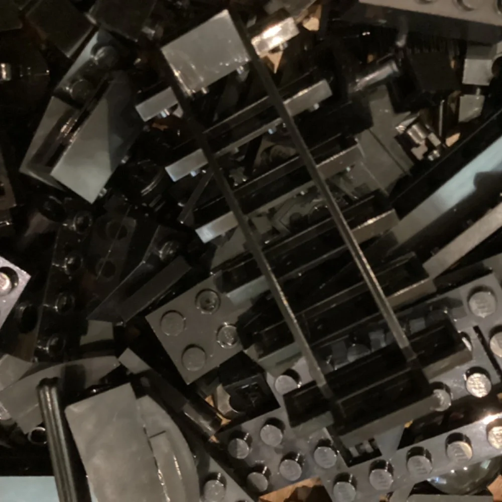 LEGO 500+ pieces -Black  Assortment Shapes and Sizes + BONUS Minifigure